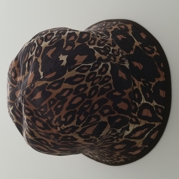 New Bucket Reversible Hat - Picture 3 of 5